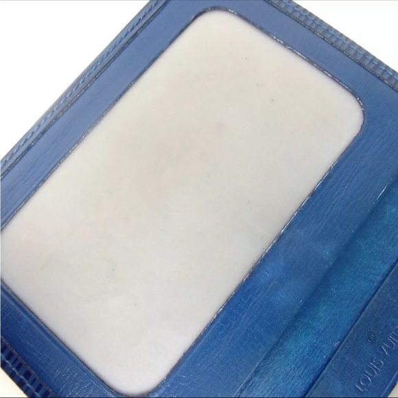 Authentic Louis Vuitton Epi Vertical Card Case leather - Picture 11 of 13